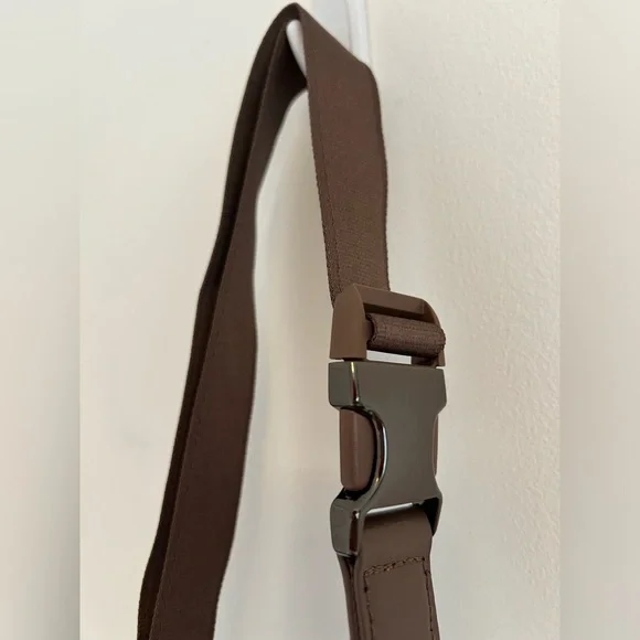 (SOLD) ATHLETA Revive Convertible Crossbody Waistbag Brown - Picture 3 of 10